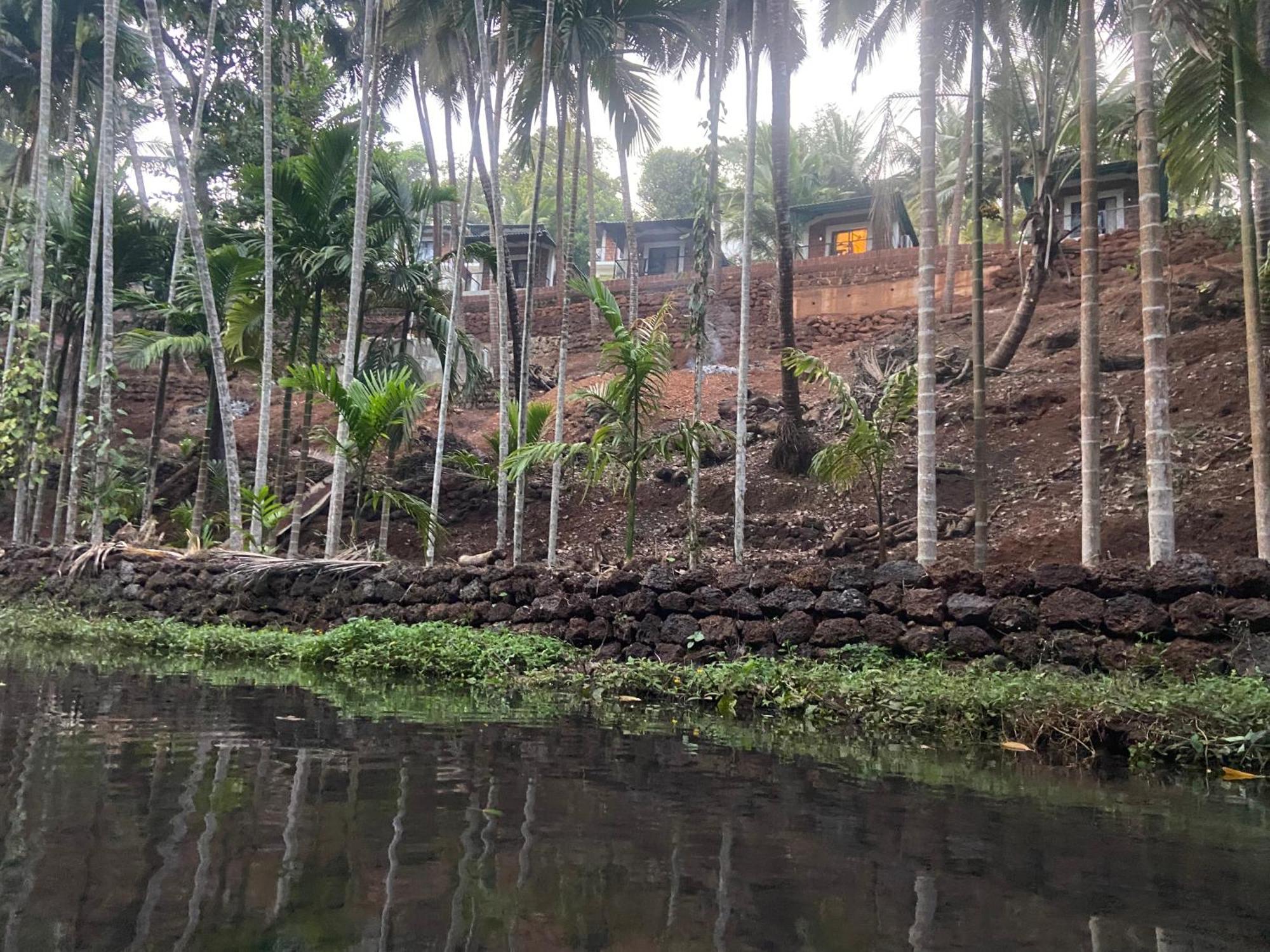 Atmani Waterfront Resort Cola Exterior photo